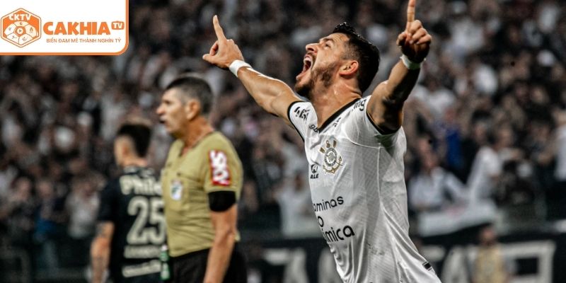 Sân vận động Arena Corinthians phủ kín khán giả trong ngày thi đấu